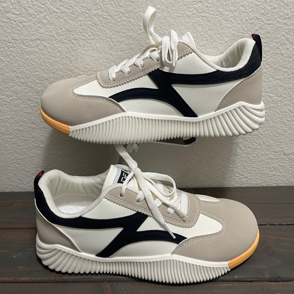 De Florance Beige White Black Low Top Sneakers Designed in Italy Size 10 Women’s